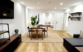 Spacious Apartment For 12 In Hamburg